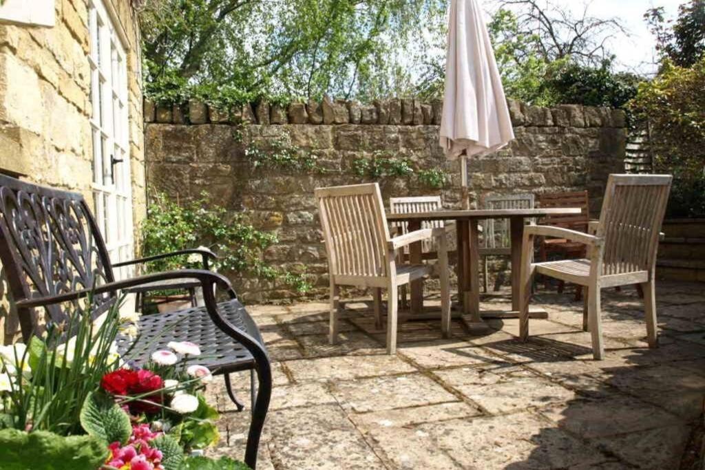 Wisteria Cottage , Pretty Cotswold Cottage Close To Chipping Campden Weston Subedge Exteriör bild