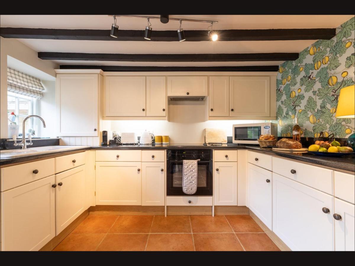 Wisteria Cottage , Pretty Cotswold Cottage Close To Chipping Campden Weston Subedge Exteriör bild