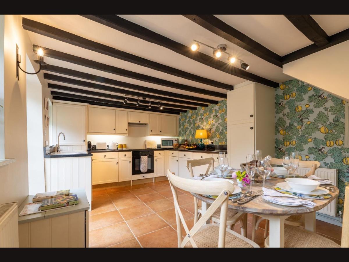 Wisteria Cottage , Pretty Cotswold Cottage Close To Chipping Campden Weston Subedge Exteriör bild